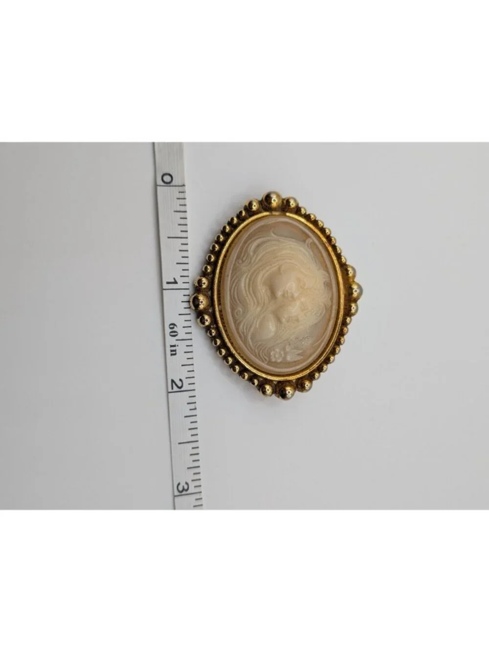 Vintage Victorian Style Gold-tone Two Sisters Cameo Brooch Pin Art Nouveau